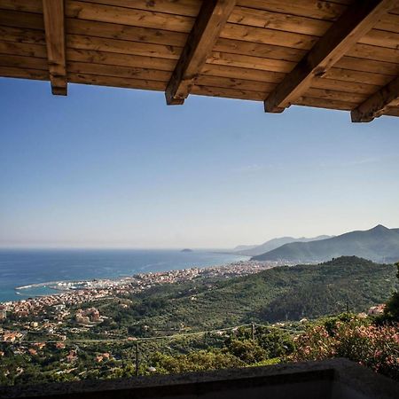 Il Capanno Hotell Pietra Ligure Exteriör bild