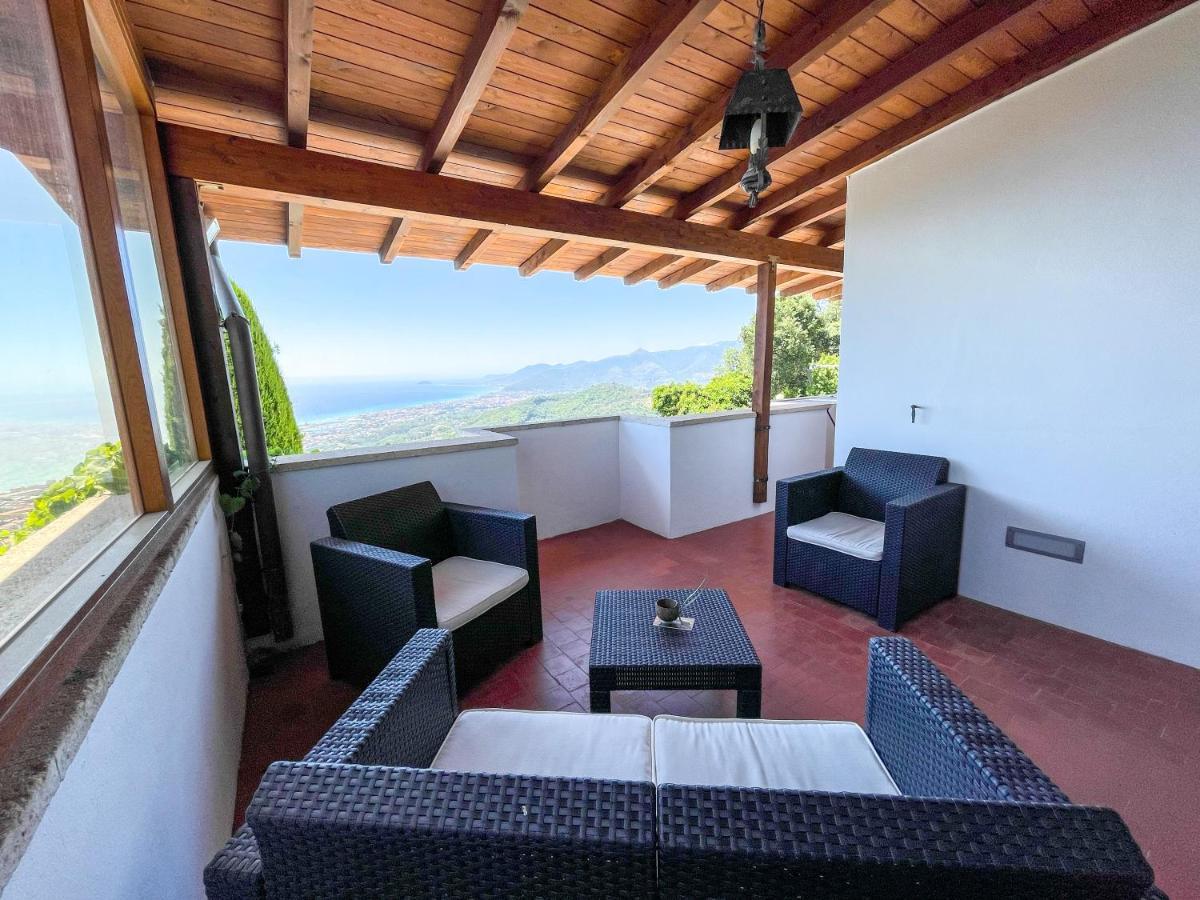 Il Capanno Hotell Pietra Ligure Exteriör bild