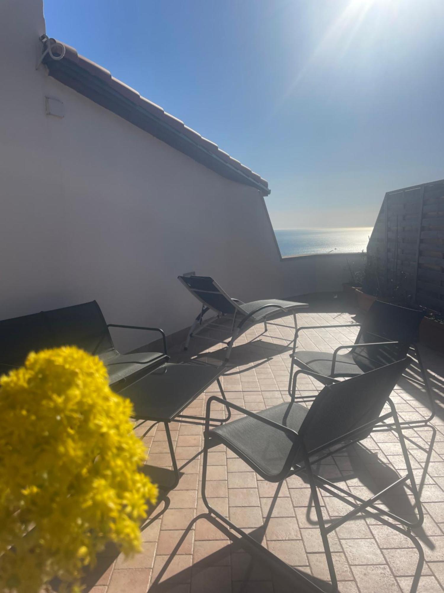 Il Capanno Hotell Pietra Ligure Exteriör bild