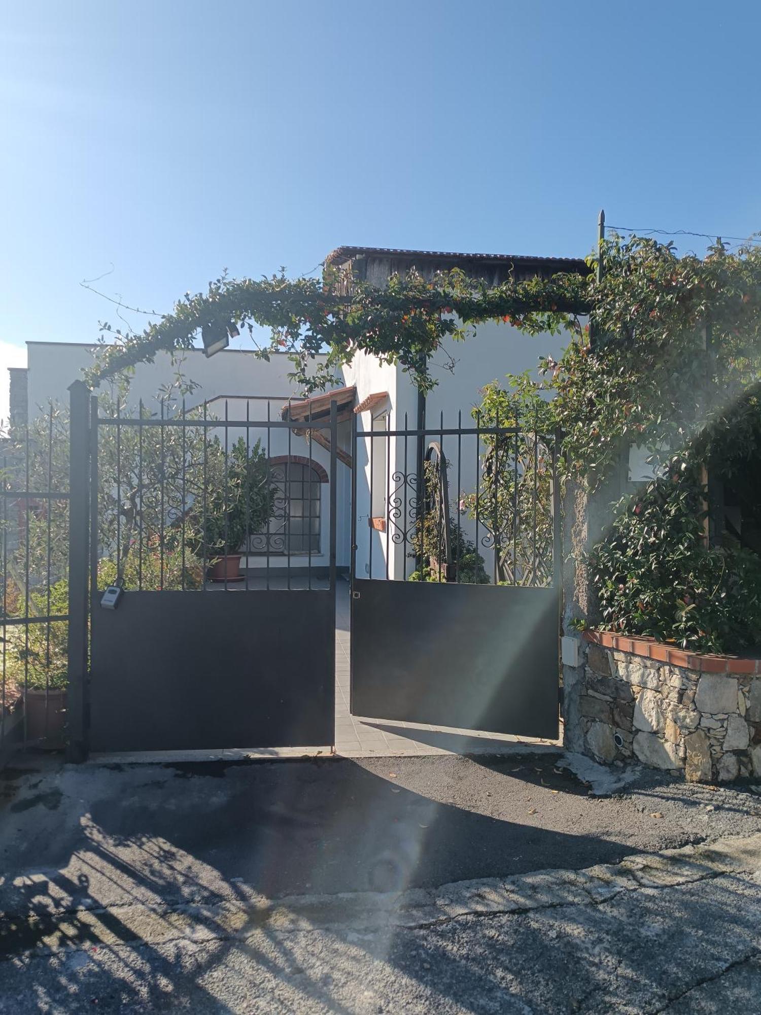 Il Capanno Hotell Pietra Ligure Exteriör bild
