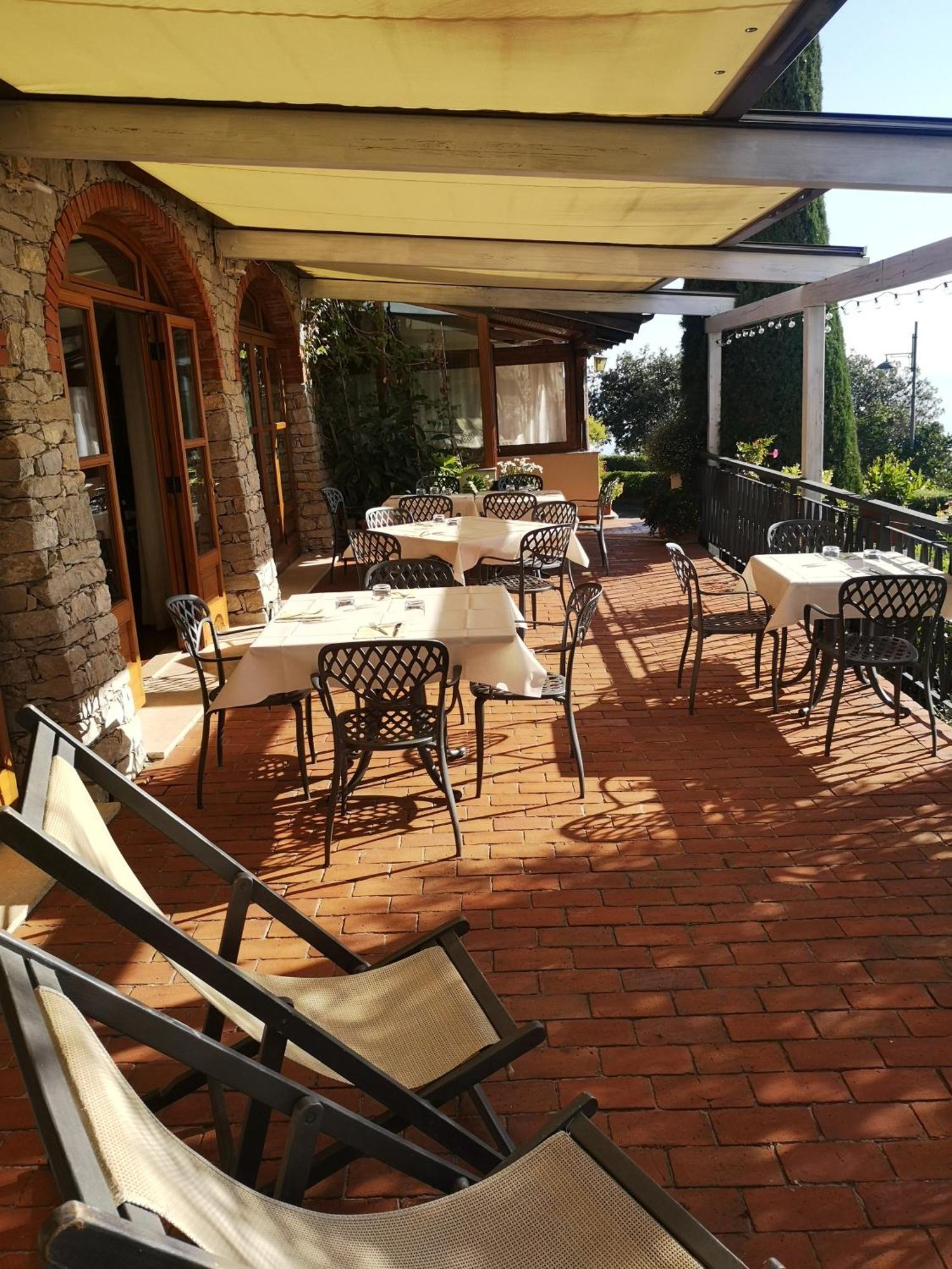 Il Capanno Hotell Pietra Ligure Exteriör bild